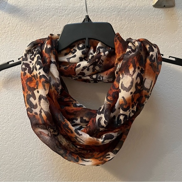 Accessories - Cheetah Infinity Scarf